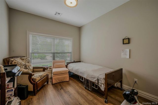 2300 Fox Hill Drive 1101, Baiting Hollow, NY 11933