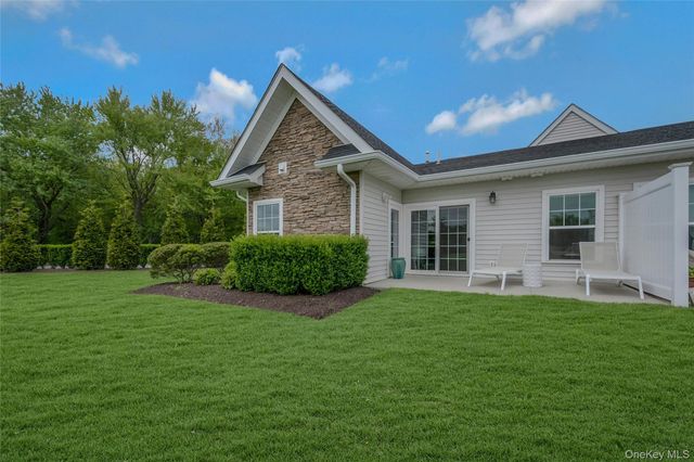 2300 Fox Hill Drive 1101, Baiting Hollow, NY 11933