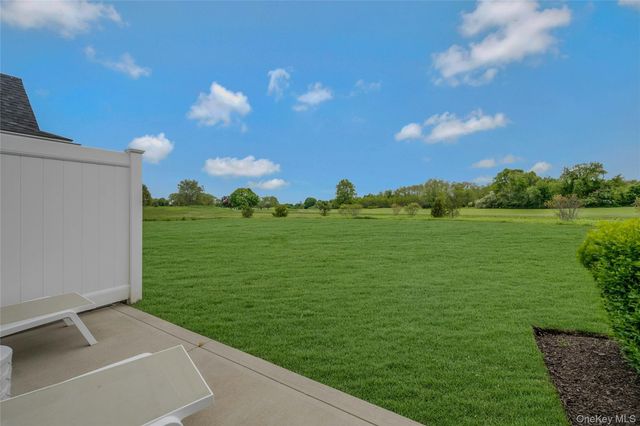 2300 Fox Hill Drive 1101, Baiting Hollow, NY 11933