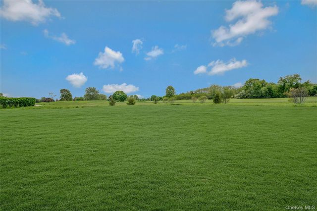 2300 Fox Hill Drive 1101, Baiting Hollow, NY 11933