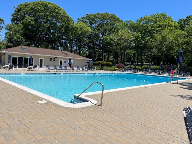 2300 Fox Hill Drive 1101, Baiting Hollow, NY 11933