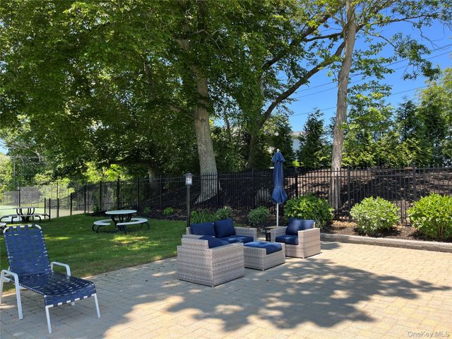 2300 Fox Hill Drive 1101, Baiting Hollow, NY 11933