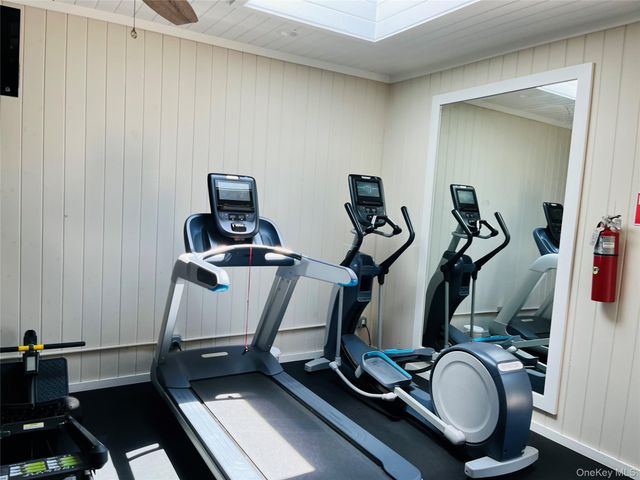 2300 Fox Hill Drive 1101, Baiting Hollow, NY 11933