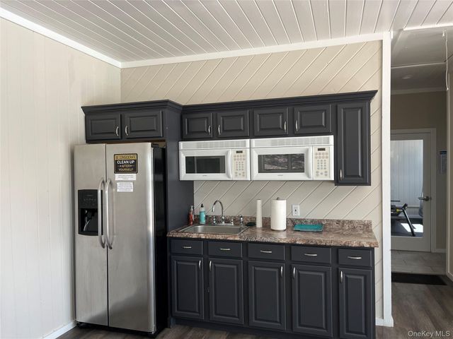 2300 Fox Hill Drive 1101, Baiting Hollow, NY 11933