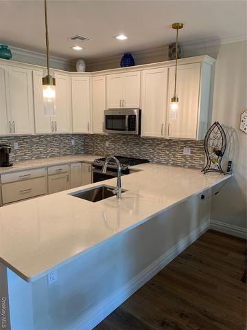 2300 Fox Hill Drive 1101, Baiting Hollow, NY 11933