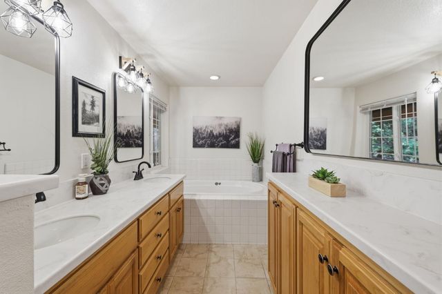 5285 Mckeon Ponderosa Way, Foresthill, CA 95631