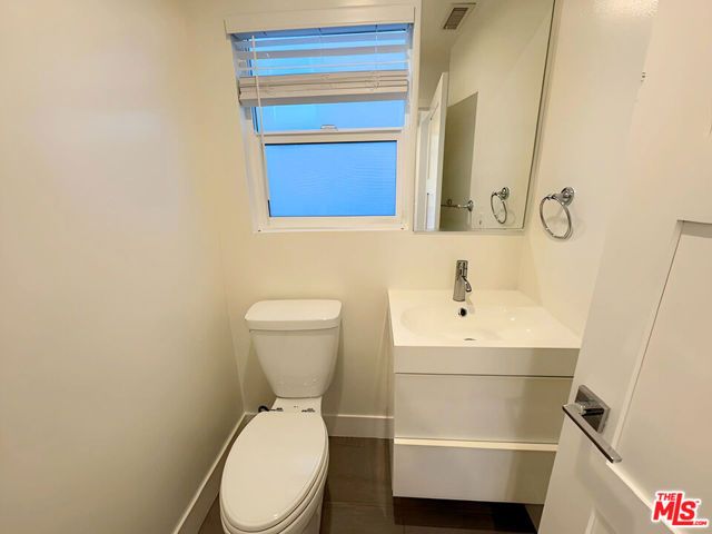 1912 N Alvarado Street, Los Angeles, CA 90039