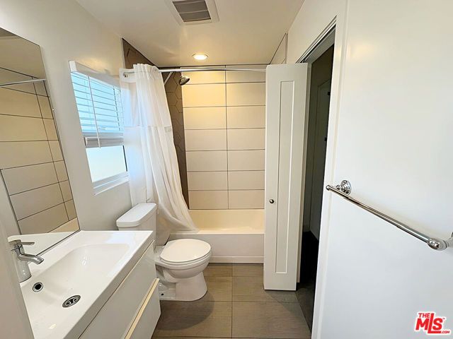 1912 N Alvarado Street, Los Angeles, CA 90039