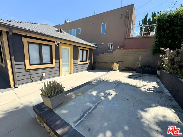 1912 N Alvarado Street, Los Angeles, CA 90039