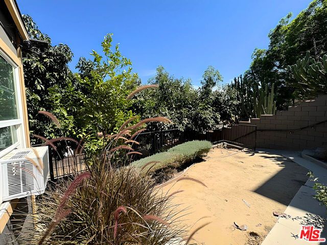 1912 N Alvarado Street, Los Angeles, CA 90039