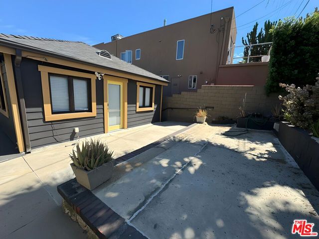 1912 N Alvarado Street, Los Angeles, CA 90039