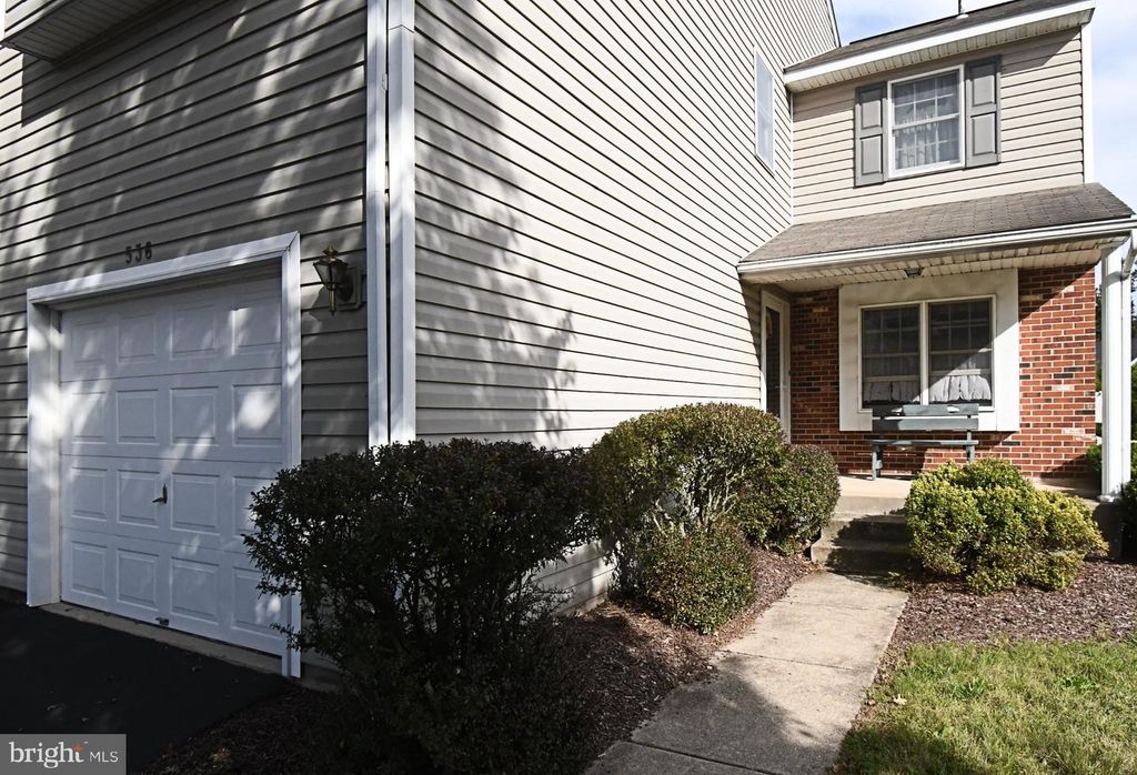 536 6TH ST W, Pennsburg, PA 18073 — photo 2