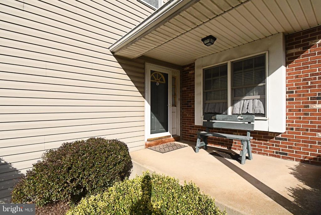 536 6TH ST W, Pennsburg, PA 18073 — photo 3