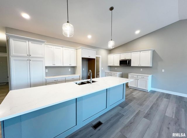 8802 N WESTPOINT Court, Edwards, IL 61528