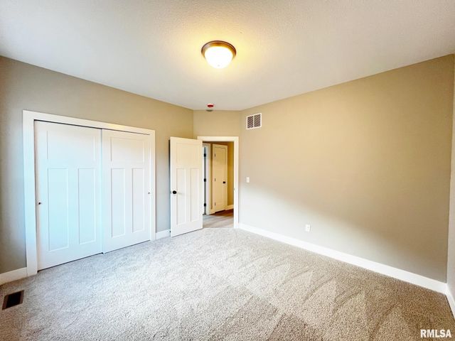 8802 N WESTPOINT Court, Edwards, IL 61528