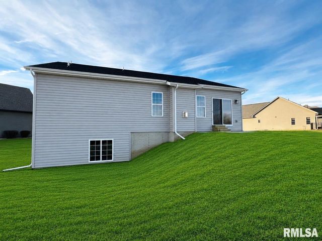 8802 N WESTPOINT Court, Edwards, IL 61528