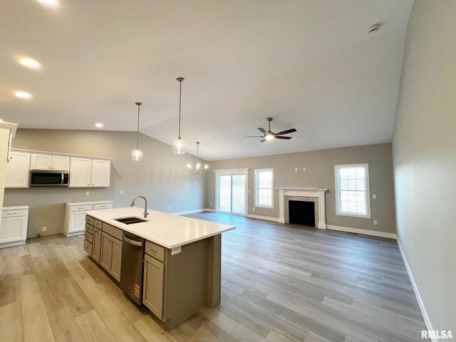 8802 N WESTPOINT Court, Edwards, IL 61528
