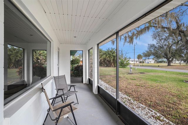 301 CARLYLE BOULEVARD, Ruskin, FL 33570