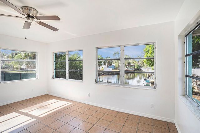 301 CARLYLE BOULEVARD, Ruskin, FL 33570