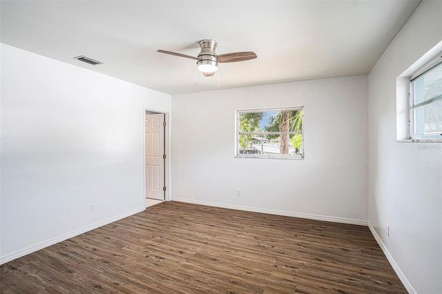 301 CARLYLE BOULEVARD, Ruskin, FL 33570