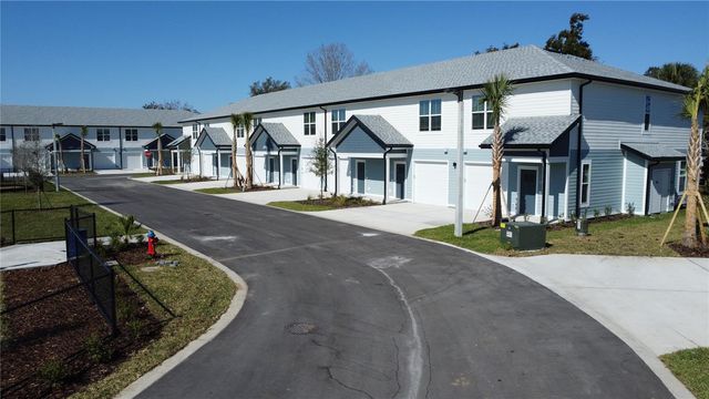 1057 E CAROLINE STREET, Tavares, FL 32778