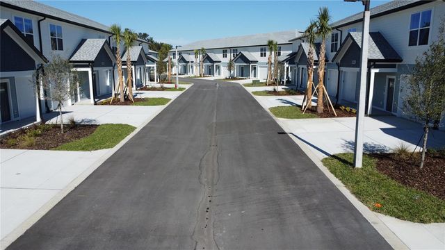 1057 E CAROLINE STREET, Tavares, FL 32778