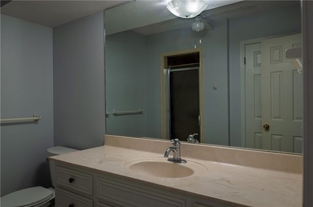 28 Sammy Snead Drive, Hilltop Lakes, TX 77871