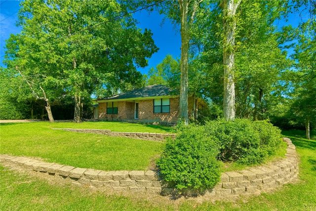 28 Sammy Snead Drive, Hilltop Lakes, TX 77871