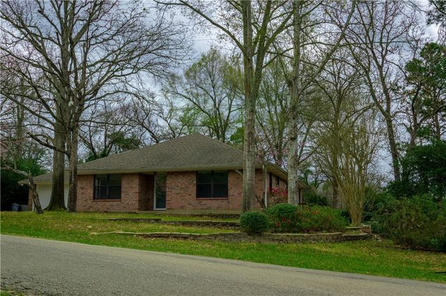 28 Sammy Snead Drive, Hilltop Lakes, TX 77871