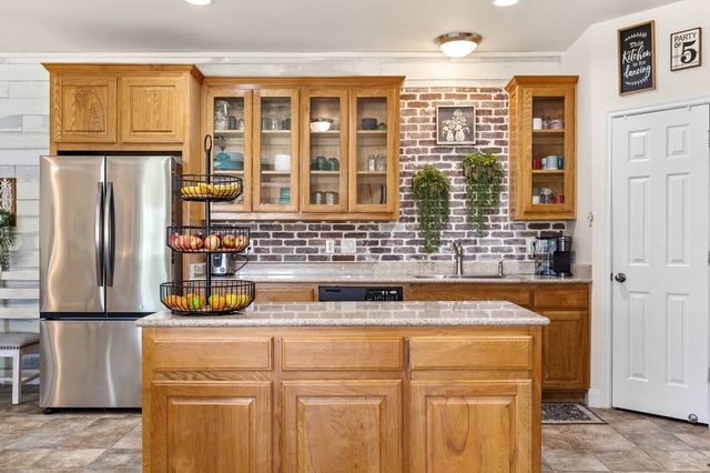 17012 Trailwood Drive, Whitney, TX 76692