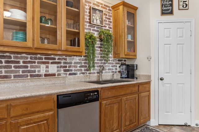 17012 Trailwood Drive, Whitney, TX 76692