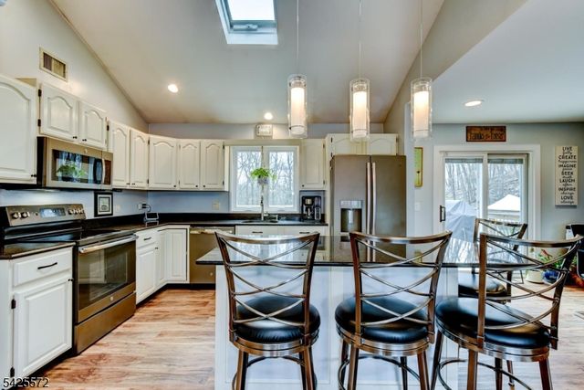 61 Lakeside Dr NW, Vernon Twp., NJ 07461