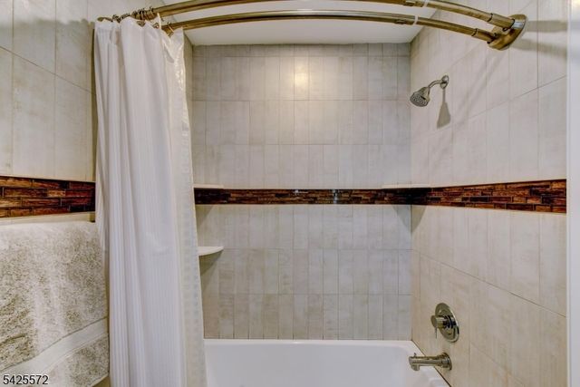 61 Lakeside Dr NW, Vernon Twp., NJ 07461