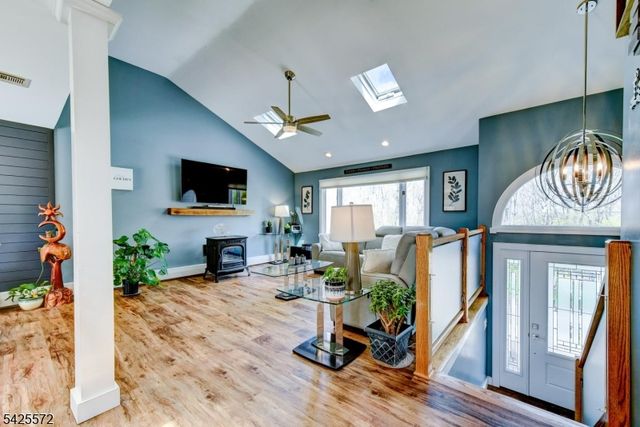 61 Lakeside Dr NW, Vernon Twp., NJ 07461