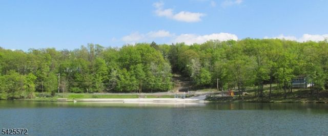 61 Lakeside Dr NW, Vernon Twp., NJ 07461