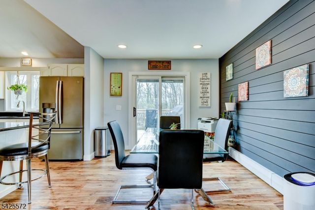 61 Lakeside Dr NW, Vernon Twp., NJ 07461