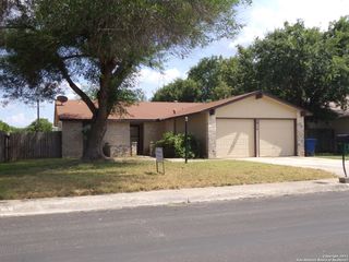 2814 Meadow River, San Antonio, TX 78251