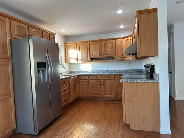 69 Shunpike Road, South Burlington, VT 05403