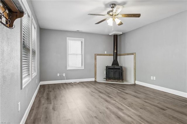 409 Goosley RD, Yorktown, VA 23690