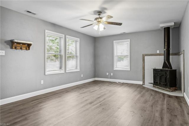 409 Goosley RD, Yorktown, VA 23690