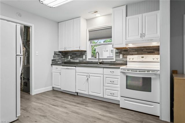 409 Goosley RD, Yorktown, VA 23690