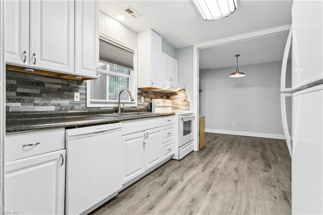 409 Goosley RD, Yorktown, VA 23690