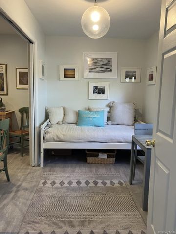 50 Hubbard Lane 14, Southampton, NY 11968
