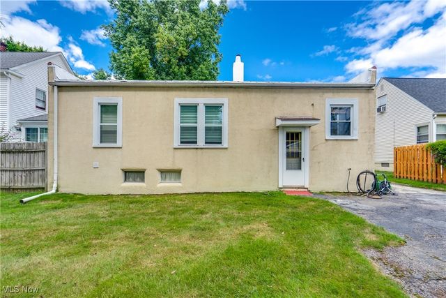 1224 Chestnut Boulevard, Cuyahoga Falls, OH 44223