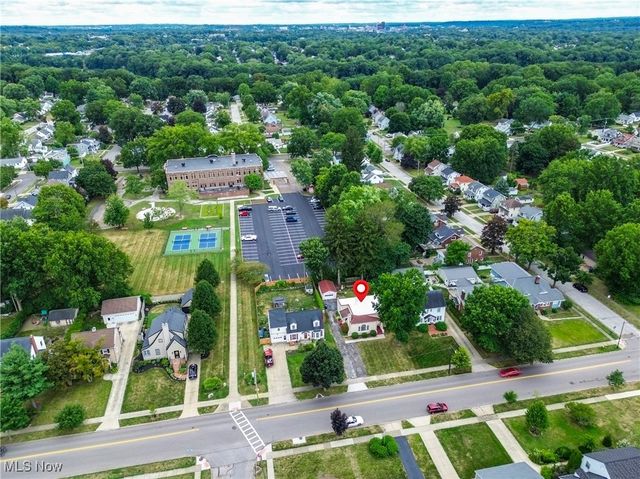 1224 Chestnut Boulevard, Cuyahoga Falls, OH 44223