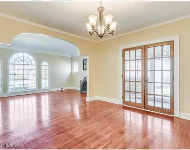 1224 Chestnut Boulevard, Cuyahoga Falls, OH 44223