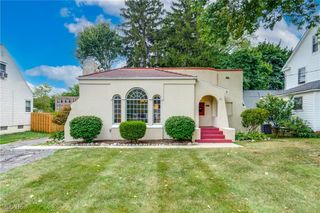 1224 Chestnut Boulevard, Cuyahoga Falls, OH 44223