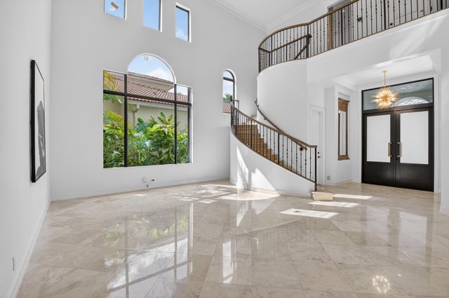 17921 Villa Club Way, Boca Raton, FL 33496