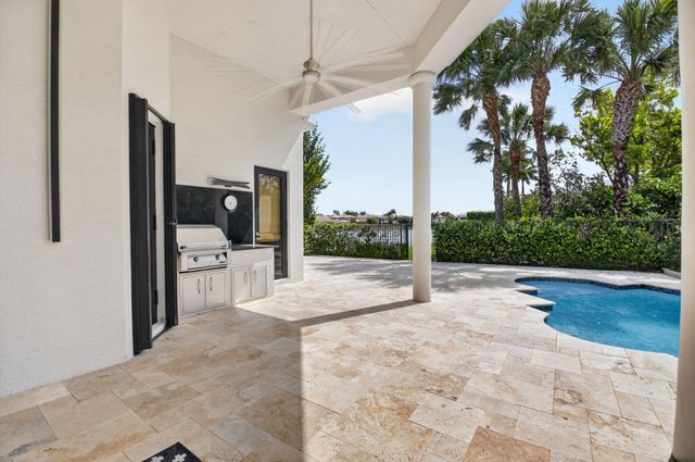 17921 Villa Club Way, Boca Raton, FL 33496