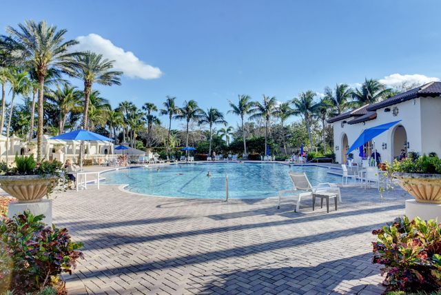 17921 Villa Club Way, Boca Raton, FL 33496